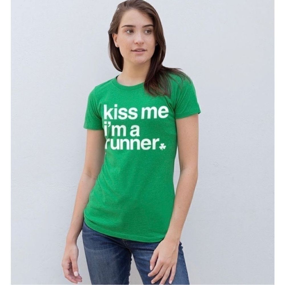 New Womens Gone for a Run Kiss Me I’m a Runner St Pattys Day Graphic Tee - Sz S